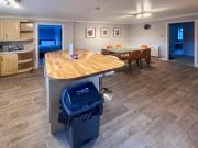 BLUNSDON LODGE - Spacious Bungalow, High Speed Wi-Fi, Free Private Parking, Garden