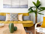 Muy luminoso, con piscina y a 5 min de la playa.