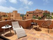 2311-modern apt with sea and pool views