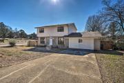 Central Hot Springs Family Home with Deck!