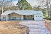 Home with Screened Porch - Near Toledo Bend Lake!