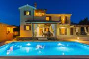 Villa David - luxurious secluded villa with a heated pool