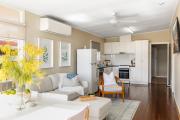 Light & Bright! 3 Bedroom Cottage, East Toowoomba!