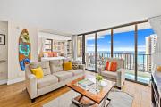 Waikiki Banyan 1BR with Great Ocean Views, Steps to Beach & Parking!
