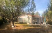 3 Bedroom Cozy Home In Meyrargues