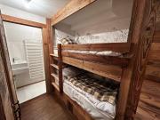 Duplex rénové au cœur de Megève, 3 chambres, cheminée, terrasse, équipements modernes. - FR-1-569-72