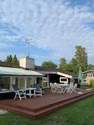 Nyistandsat sommerhus i Hornbæk,tæt på vand og by