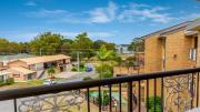 Bribie Escape, Top Floor Unit with Waterviews
