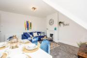 Beautiful newly refurbished apartment close to the promenade. Beautiful newly refurbished apartment close to the promenade.