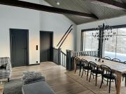 Porthos Ski-in Lodge with private hot tub and sauna in Lapland