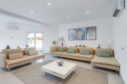VILLA LIMOEIRO - Beautiful new home nestled in the heart of Galé