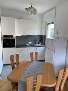 Appartamento del CONTE a Merano, con piscina e posto auto, leggere attentamente le info o chiamare direttamente lhost!