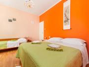 Studio apartment Josip