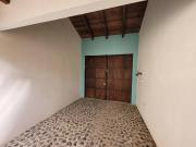 Amplia casa Antigua Guatemala con pérgola y jardín