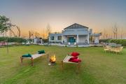 StayVista at Colour Bloom - 2 BR Pet Friendly Villa in Delhi Haryana with Swimming Pool