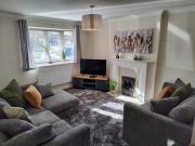 Wentworth Drive Contractor and family 3 bed Home Grantham with parking