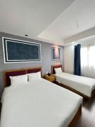 Holiday Suites Hotel & Spa