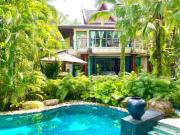 Villa in the Garden, Surin Beach with private spa.