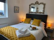 Dog-Friendly Stylish Flat, Parking, nr Lusty Glaze Beach