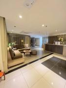 BGC, Uptown Parksuites Tower 2