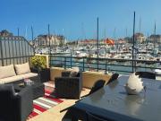 Duplex Loft with Terrace, Superb view of Port Guillaume, 7 minutes from the beach