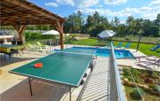 Awesome Home In Kanfanar With 4 Bedrooms, Wifi And Outdoor Swimming Pool