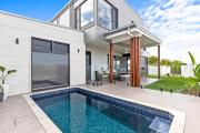 4 Bedroom Home in Pelican Waters with Heated Inground Pool
