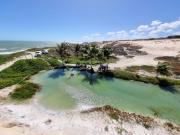 Duplex de 2 quartos com ar condicionado , piscina e estacionamento