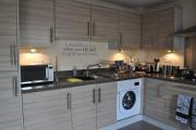 Beaney View House - Modern, Comfortable Spacious 4 Bedrooms Ensuites House with Free Wifi and Parkings