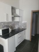 Apartamento kuko con wifi al lado metro