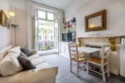 Bright 2 bedroom flat with terrace in Notting Hill