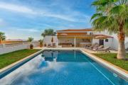 Charming Villa with private and heated pool Charming Villa with private and heated pool