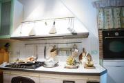 Top Chiavari