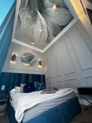 Family & Business Sauna Apartments Sienkiewicza Wesoła No 5 Centrum Downtown - 2 Bedroom with Private Sauna, Bath with Hydromassage, Parking - NEW!