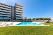 Amazing central apartment with sea-view, close to beach with pool, sauna, WiFi and private parking