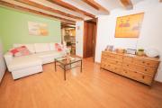 Rustic Poble Sec Apartment