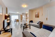 100m to a beach Spacious apartm
