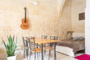 Roam Gozo - Studio 47 - 300yr Old Farm ConvertedWelcoming Tiny Home