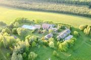 Beautiful country house 1 hr 45 min from Paris