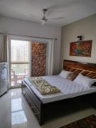 Entire Luxurious 3 bedrooms (Apt A-1105) in Greater Noida