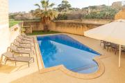 Centre Island Gozitan Farmhouse & Pool - Happy Rentals