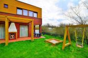 Holiday house with a nice garden, Sarbinowo