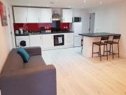 Central Windsor 2 bedroom flat with free parking