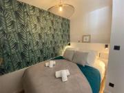 Quai des Cordeliers, balcon et vieille ville