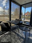 Unique Water Stay Tiny Hausboot für 2 Personen