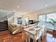 Sydney Meets Miranda, Comfy 4 Bedrooms Corner House