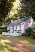 The Romantic Pink English Cottage at Tamborine Mountain