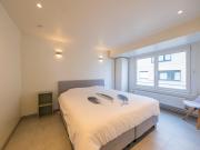 Bright apartment with frontal sea view