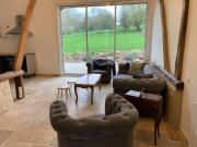 Gîte, Maison entière avec billard et bel espace de vie La Grange