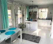 Hienoa talo porealtaalla lähellä Helsinkiä ja lentokenttää